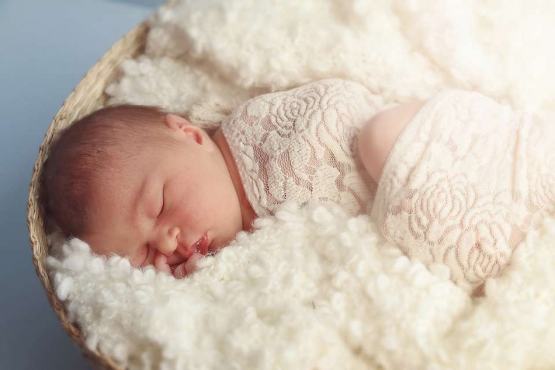 10天新生儿一天睡多久小宝宝睡觉的姿势
